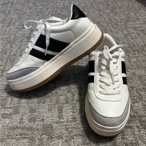 Madden Girl Navida Platform Sneakers - Size 8